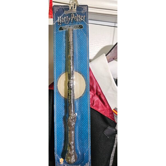 Harry Potter Gryffindor Costume Mens XXL Robe Outfit Sorting Hat Wand Lantern - Picture 5 of 15